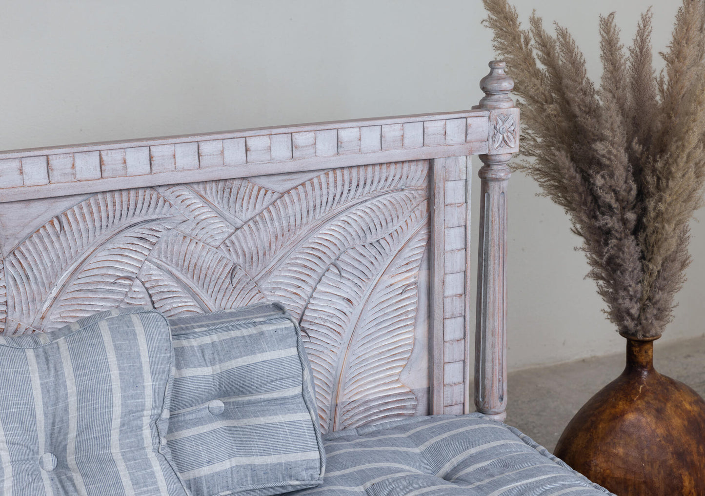 Amazon Day Bed